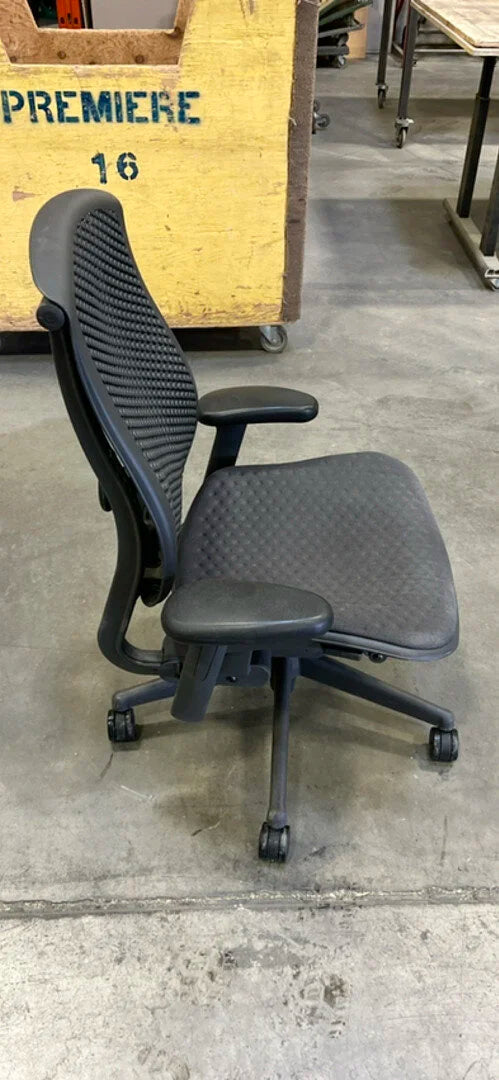 Herman Miller Celle Chair (Dimpled Seat)