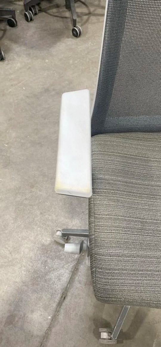 Haworth Very Meeting Chair (Various Deficiencies)