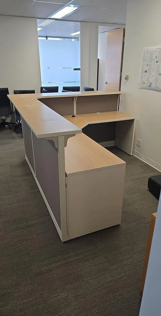 L-Shape Reception Desk w/BBF Ped