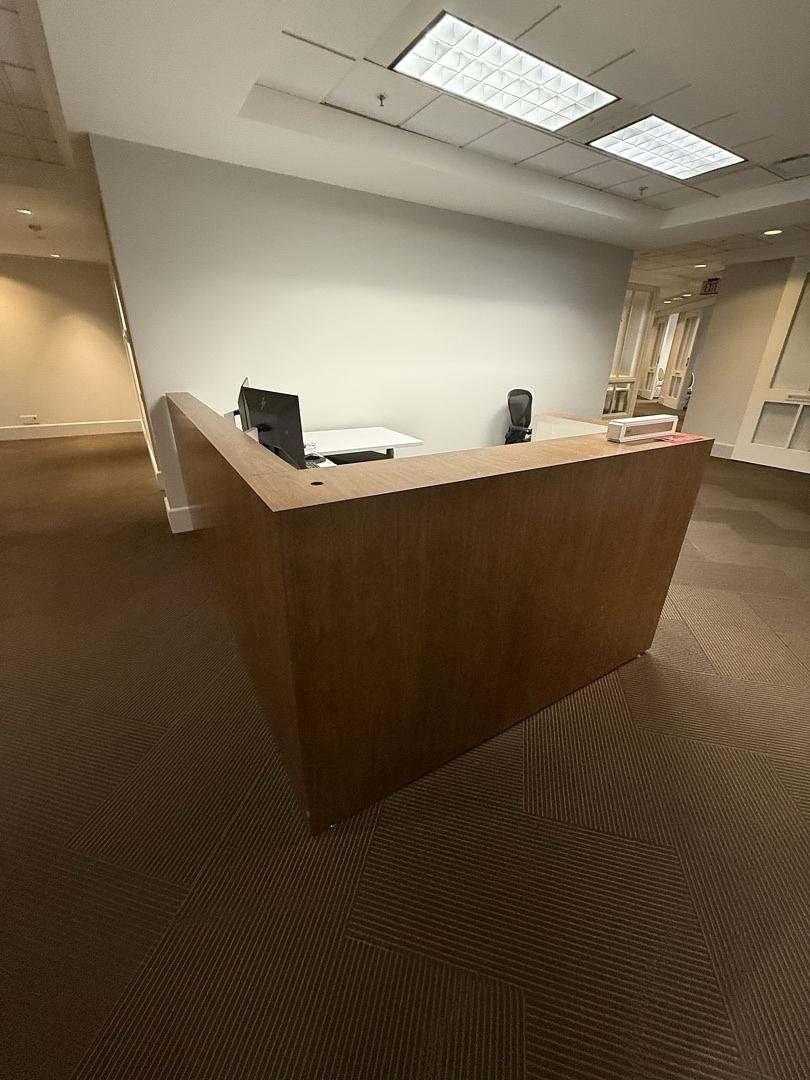 LH U-Shape Reception Desk