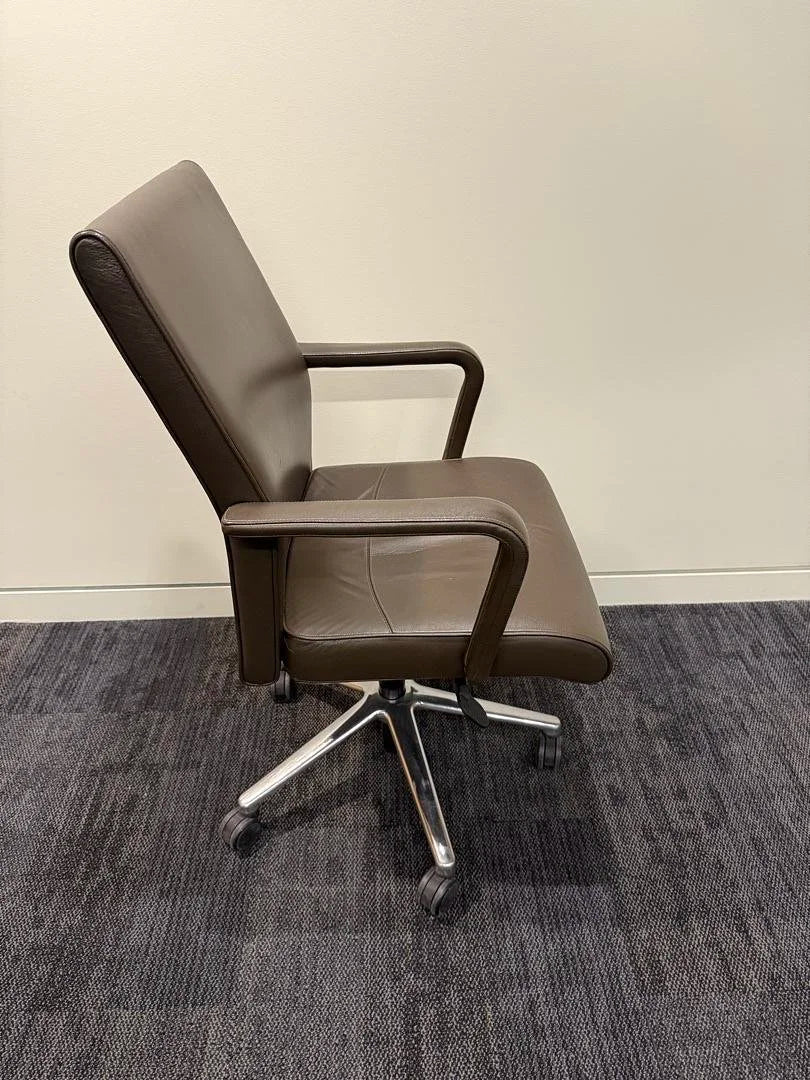 Keilhauer Leather Meeting Chair