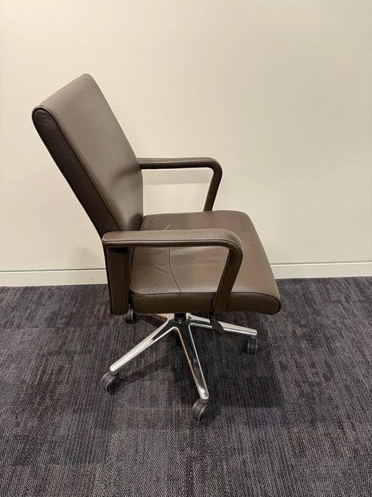 Keilhauer Leather Meeting Chair