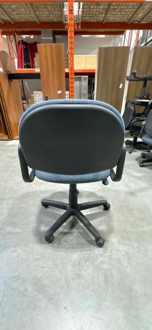 Mobile Fabric Meeting Chair