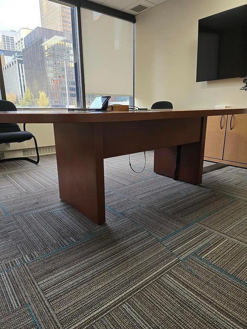 8' Racetrack Boardroom Table w/Electrical