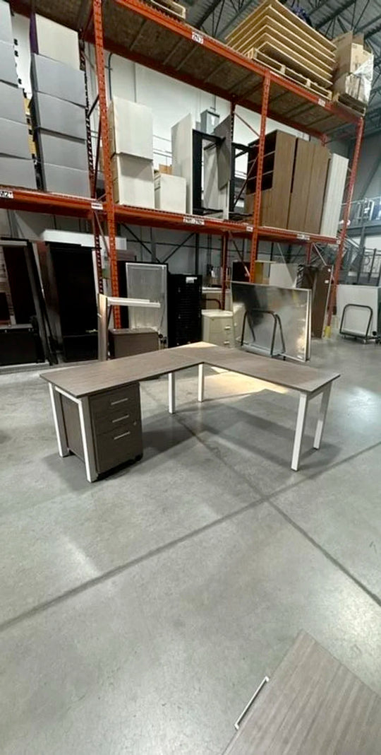 L-Shape Desk w/BBF Ped (Reversible)