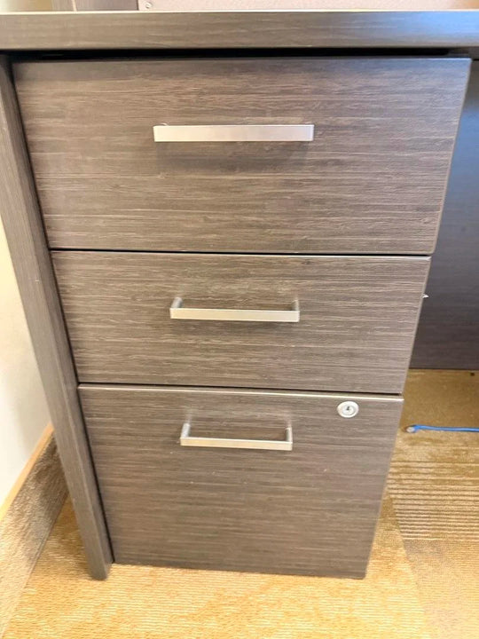 LH L-Shape Desk w/Hutch and BBF Ped