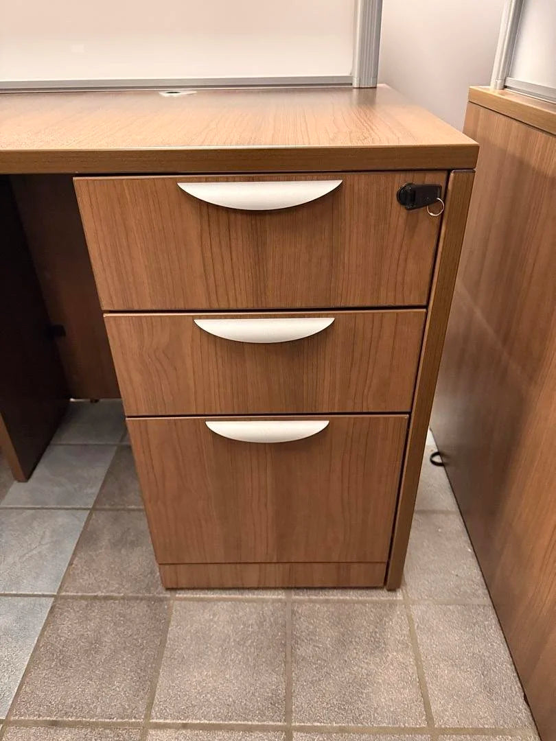 RH L-Shape Reception Desk w/BBF Ped