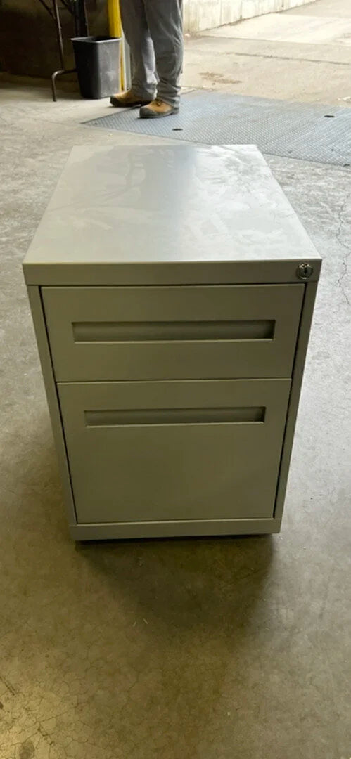 Metal Mobile BF Pedestal