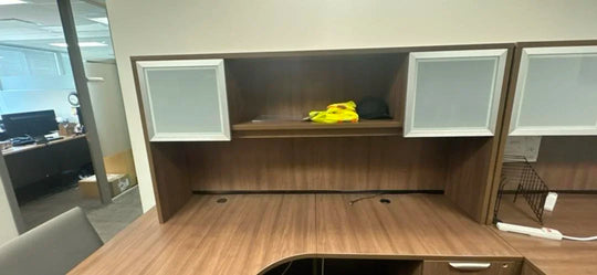 RH Bullet L-Shape Desk w/Hutch & BBF Ped (Scratches on Surface)