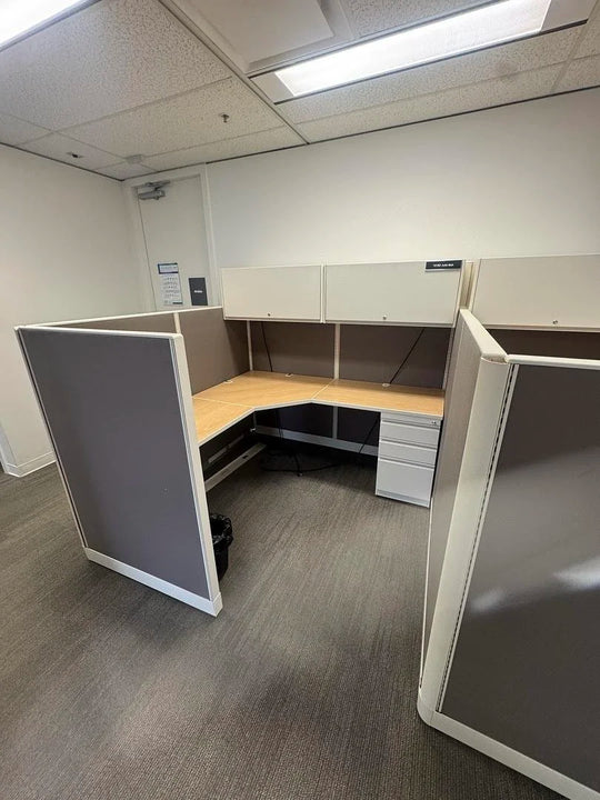 6' x 6' Trendway Workstation w/ 2 Overheads and BBF Ped