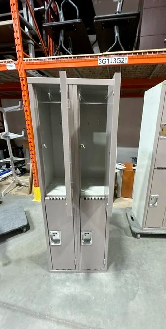Metal Lockers (Bank of 4)