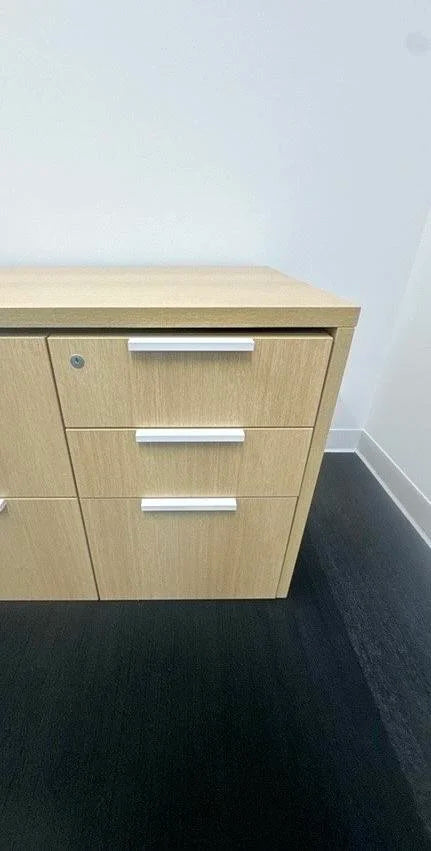 Teknion RH L-Shape Electronic Sit Stand Desk w/Shelf, FF, BBF Ped