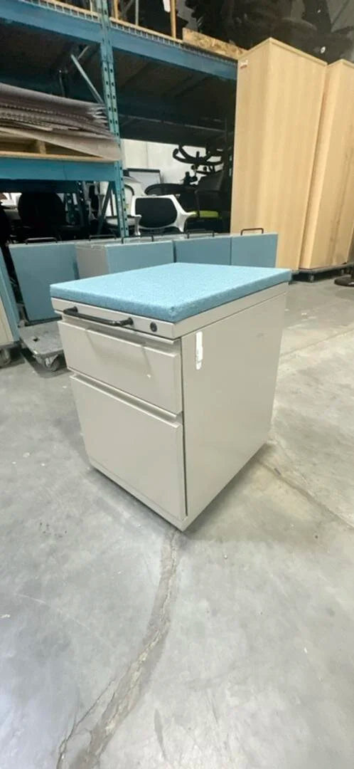 Metal Mobile BF Ped w/Top