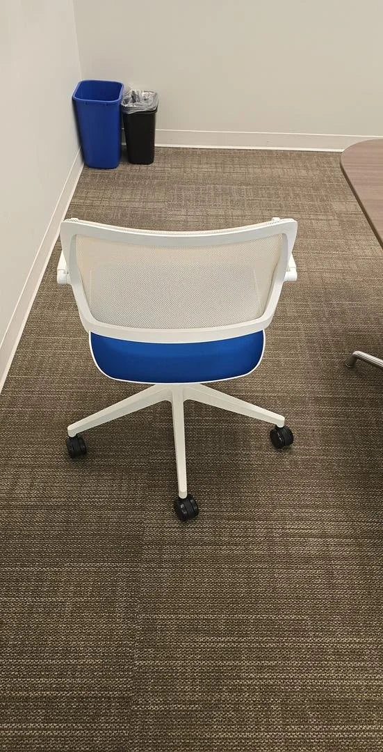 Steelcase QiVi Meeting Chair