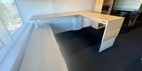 Teknion LH U-Shape Electronic Sit Stand Desk w/Shelf, FF, BBF Ped