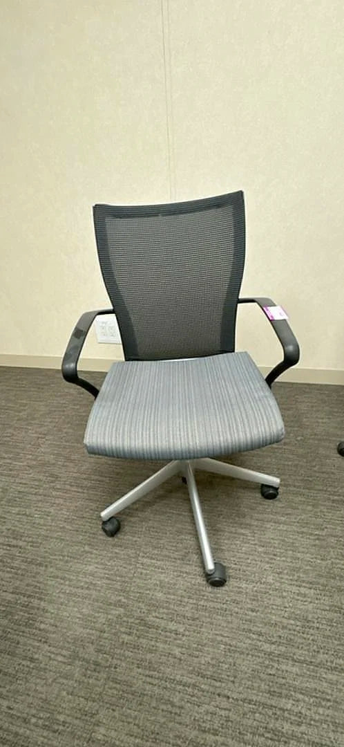 Haworth Mesh Back Meeting Chair (No Tilt)