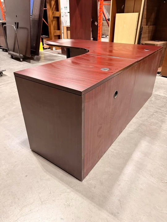 RH Bullet L-Shape Desk w/BBF Ped (Surface Scratches)