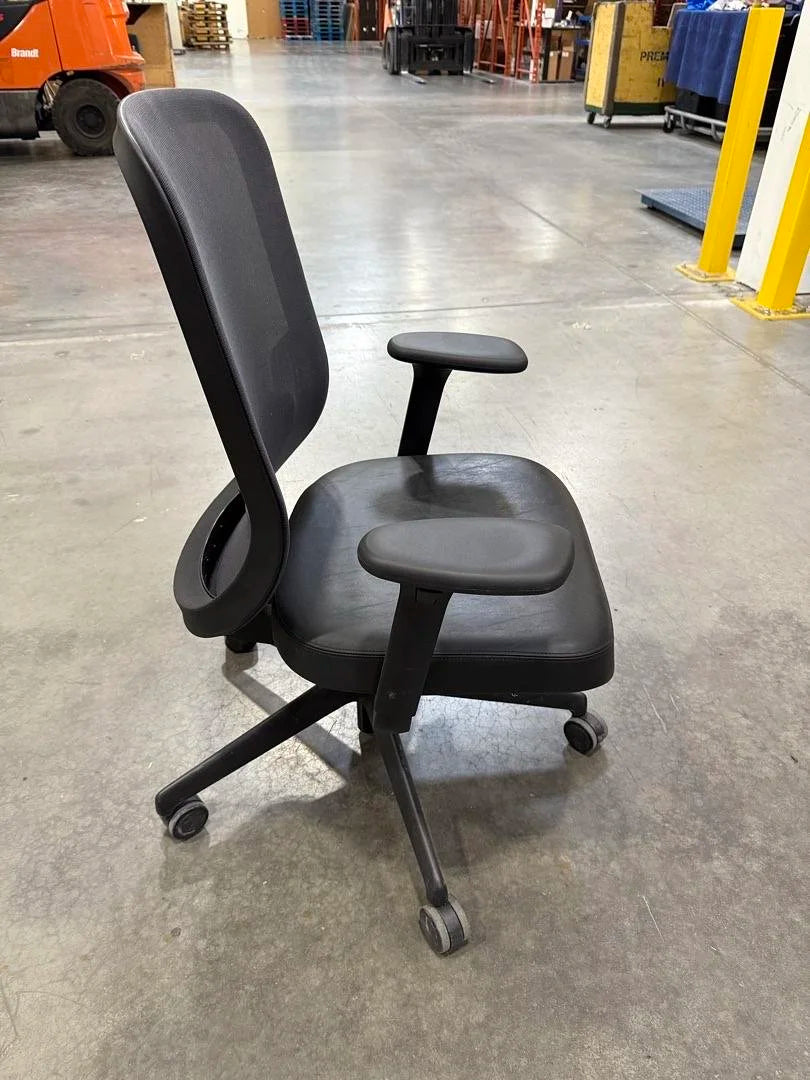 Teknion Projek Task Chair w/Leather Seat  (Leather Cracking)