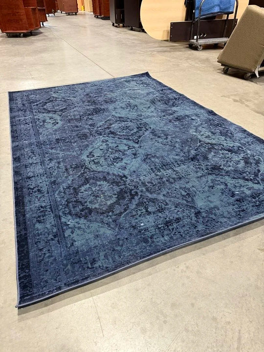 10' x 6.5' Area Rug