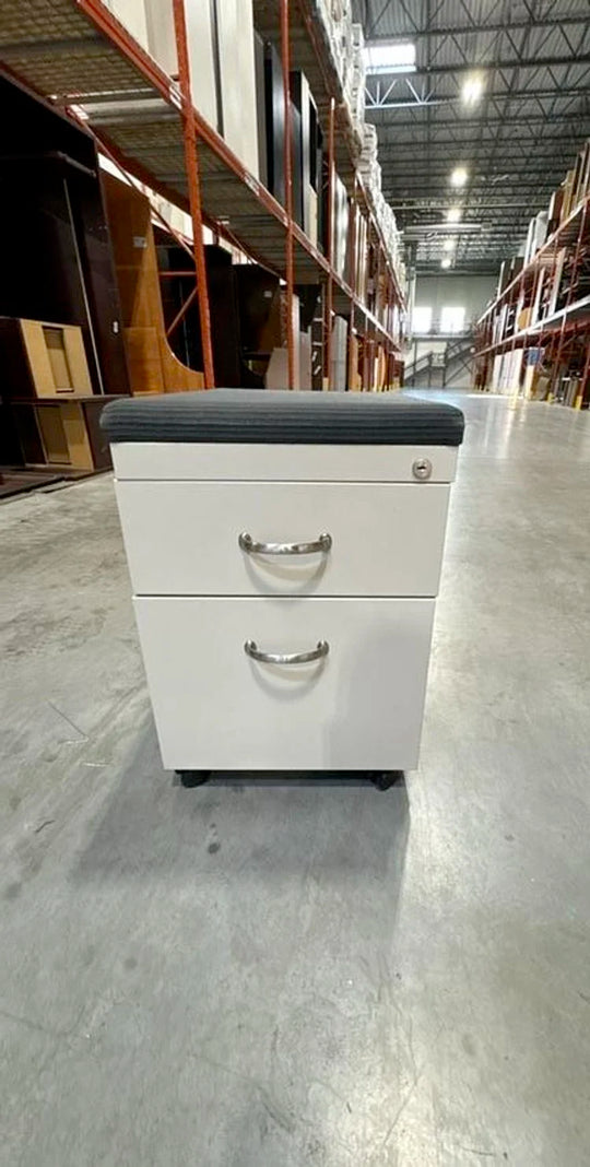 Metal Mobile BF Ped w/Cushion Top