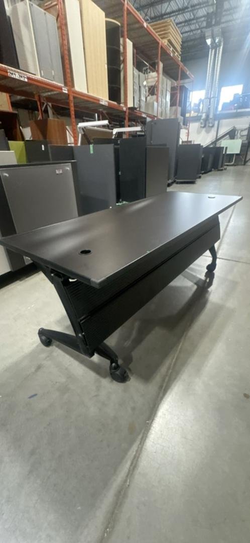 6' Mobile Flip Top Training Table
