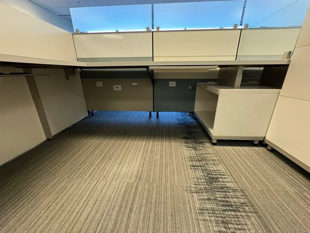 7' x 7' Herman Miller Workstation w/Glass, Stationary Tray & BF Ped
