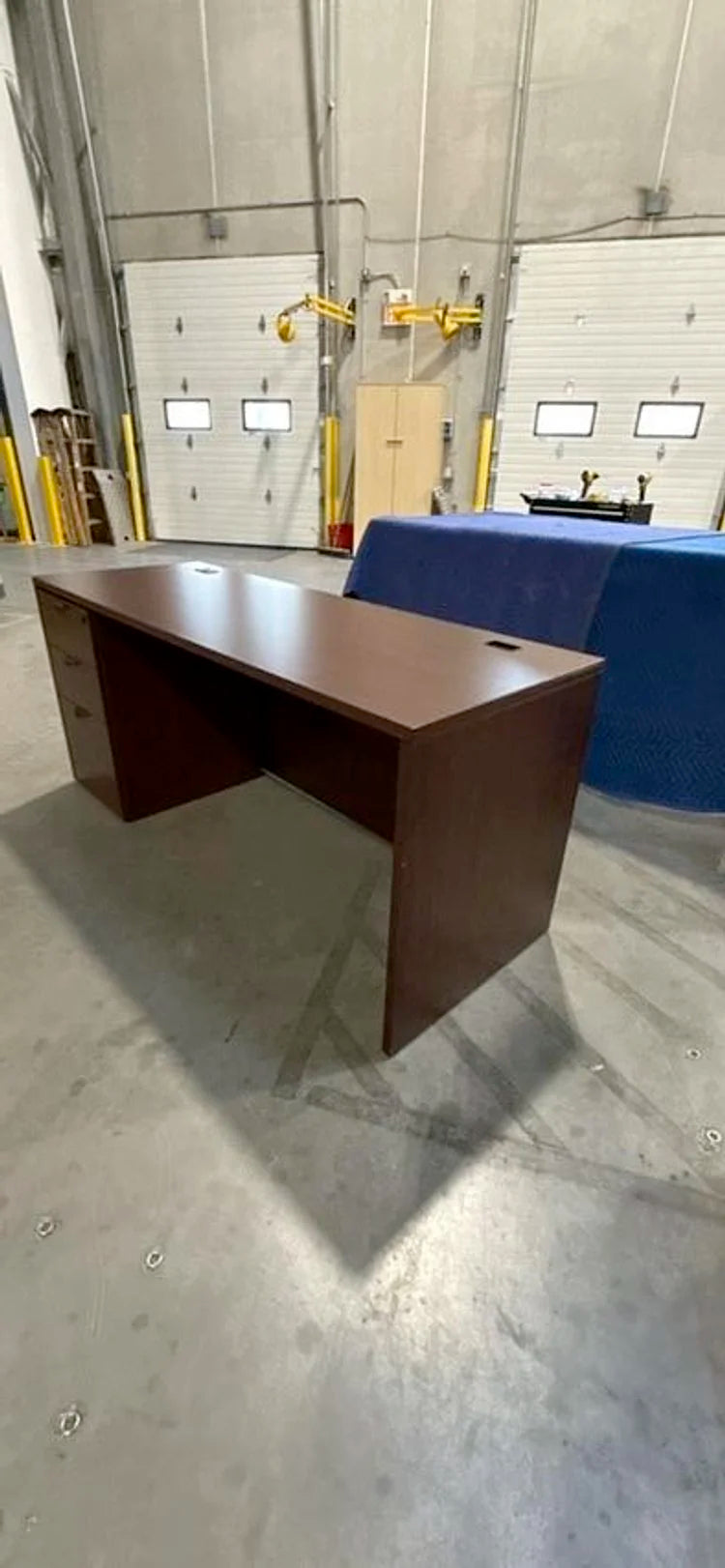 Straight Desk w/BBF Ped