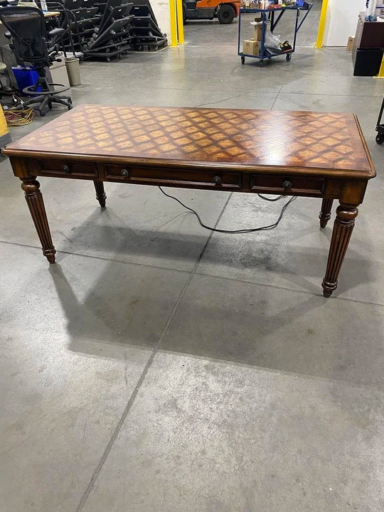 Hooker Furniture Seven Seas Computer/Writing Desk w/Electrical