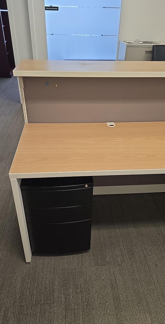 L-Shape Reception Desk w/BBF Ped