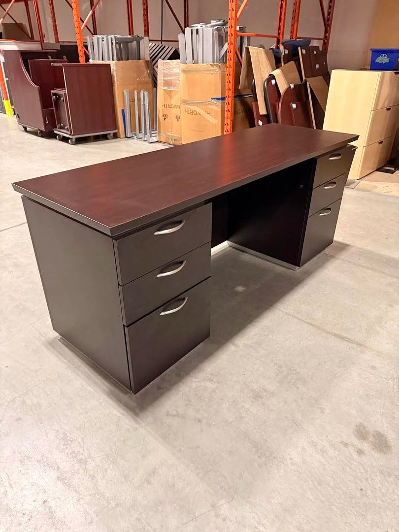 6' Straight Desk w/2 BBF Peds