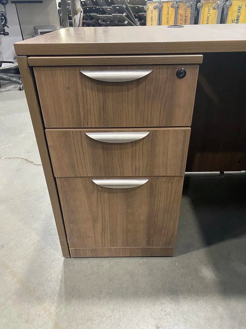 LH L-Shape Desk w/BBF Ped