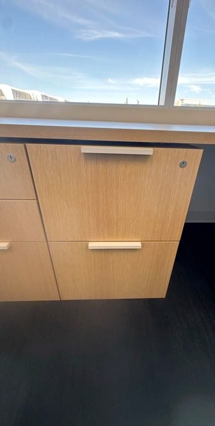 Teknion LH L-Shape Electronic Sit Stand Desk w/FF, BBF Ped