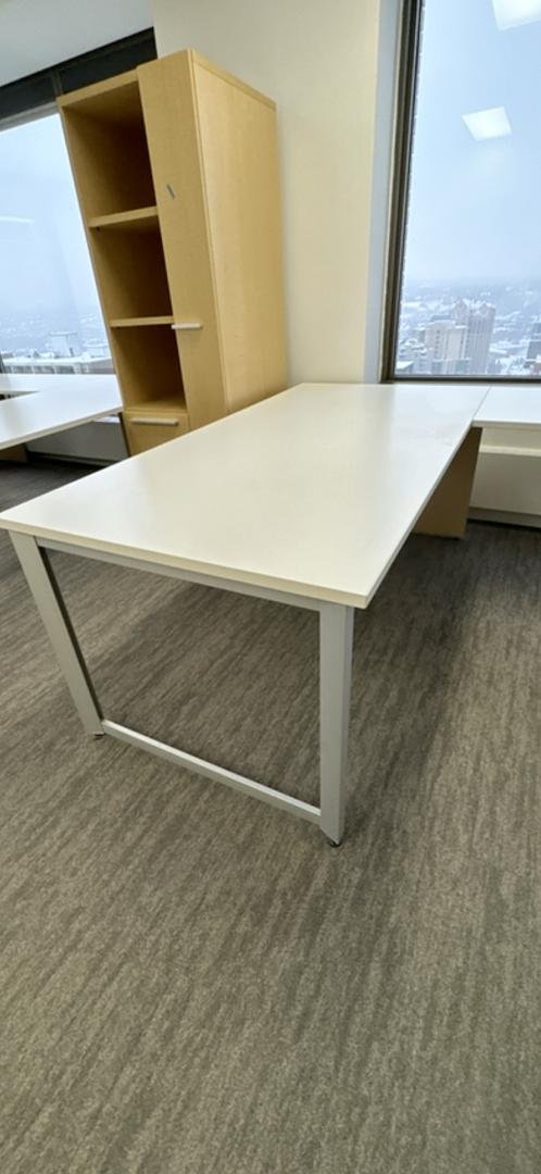 RH U-Shape Desk w/BBF Ped