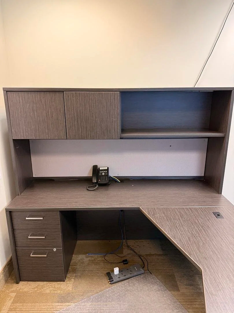 LH L-Shape Desk w/Hutch and BBF Ped