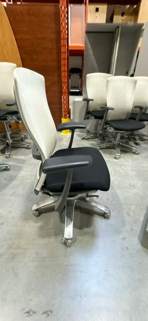 Knoll Life Meeting Chair