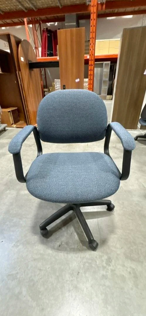 Mobile Fabric Meeting Chair