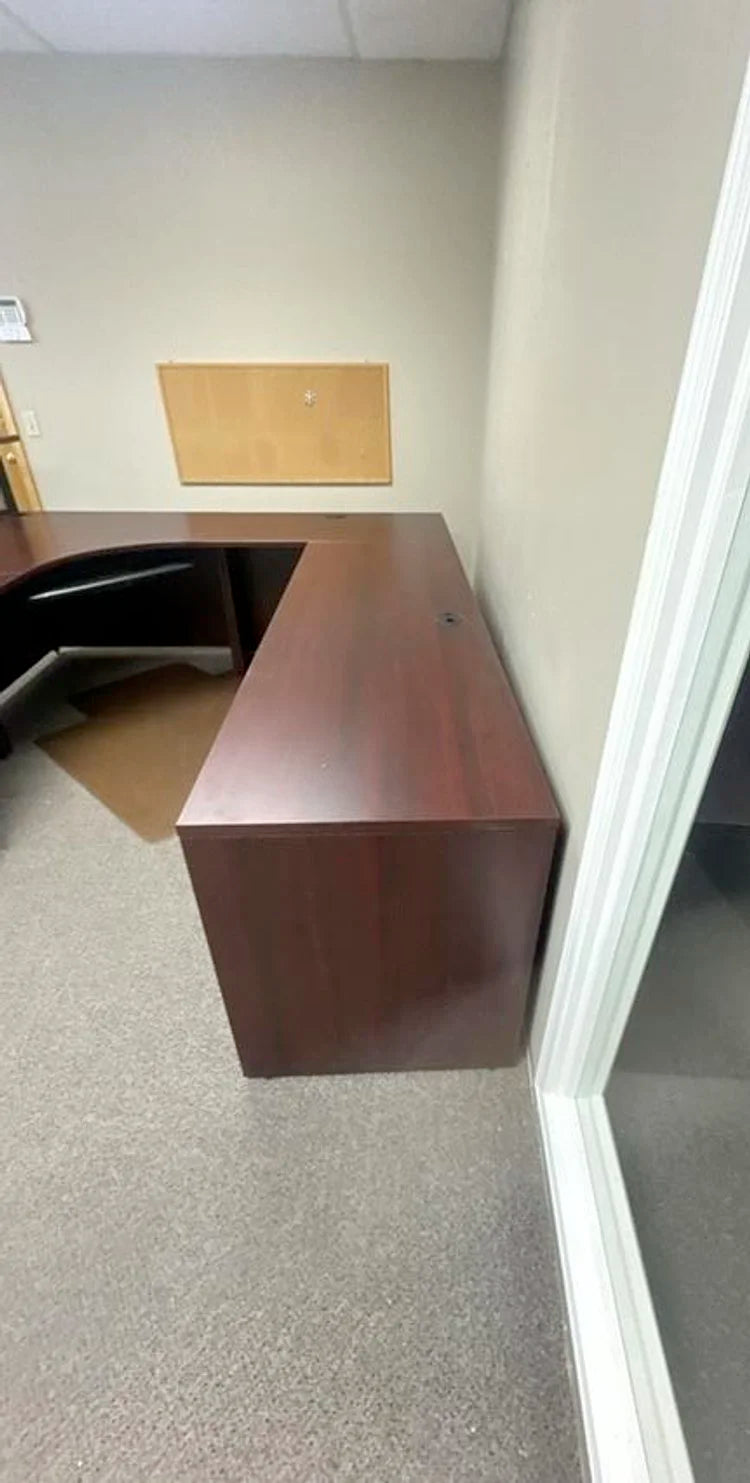 RH U-Shape Reception Desk w/BBF Ped