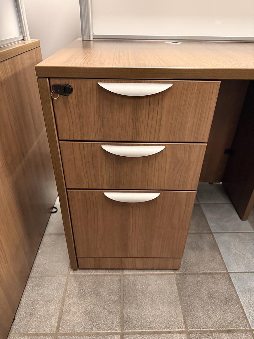 LH L-Shape Reception Desk w/BBF Ped