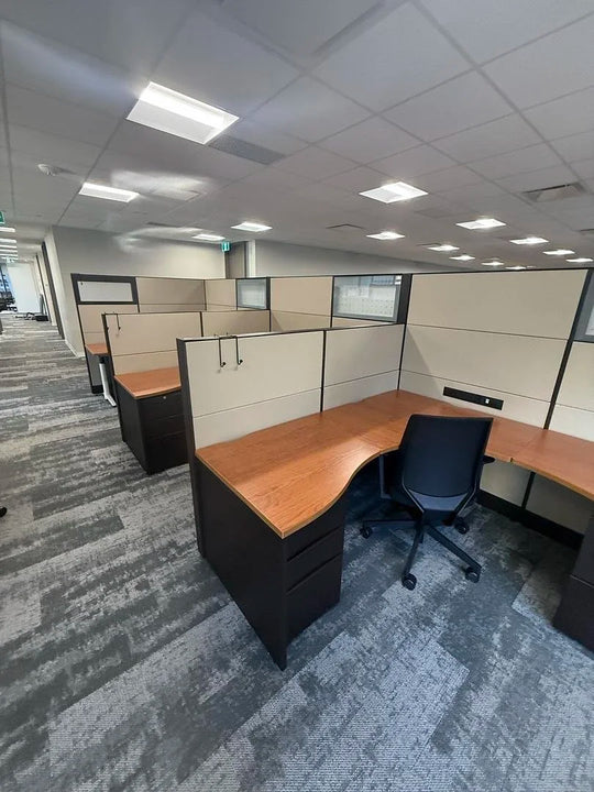 6' x 6' Teknion L-Shape Workstation w/BBF Ped