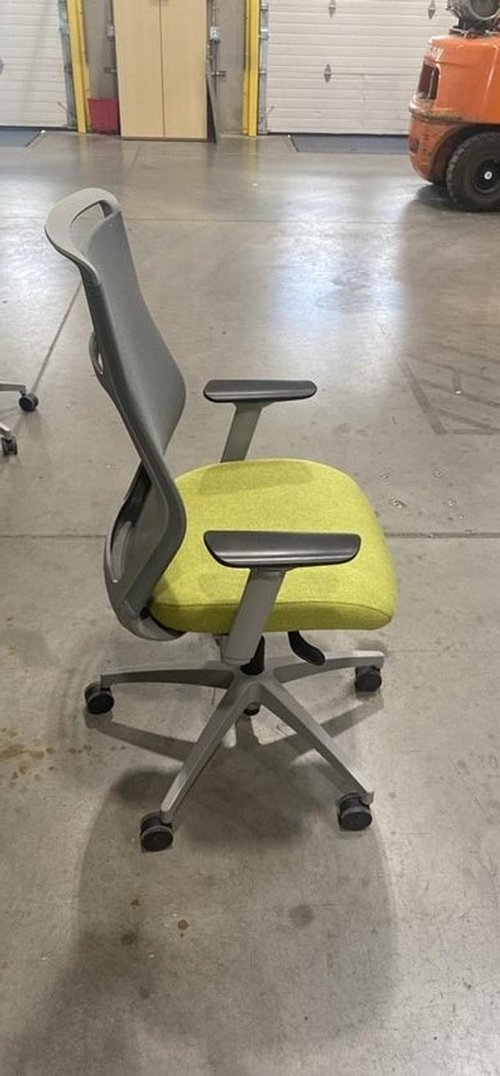 SitOnIt Seating Mesh Back Meeting Chair