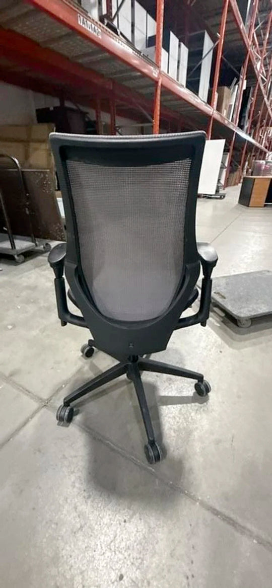 Itoki Global Mesh Back Task Chair (Scratched Arms)