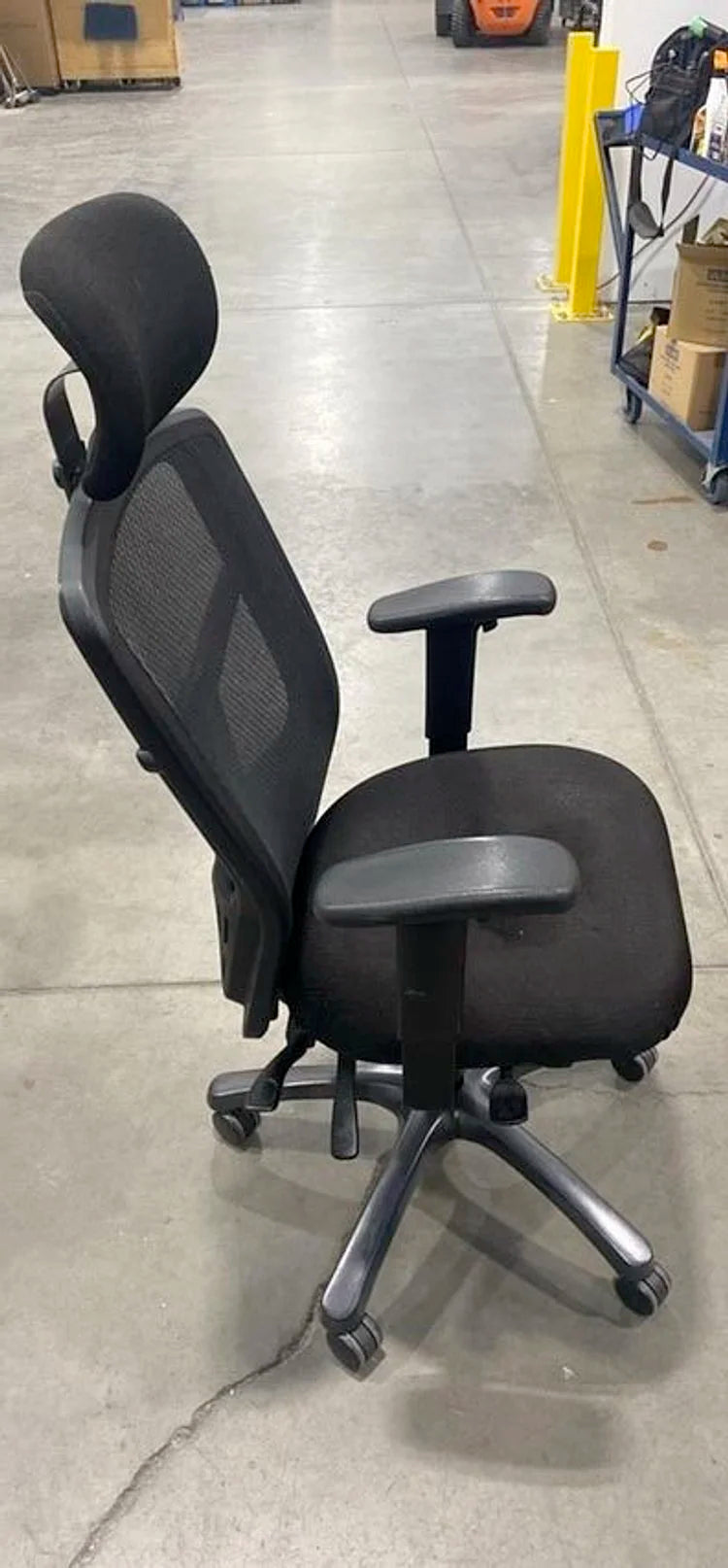 Mesh Back Fabric Task Chair w/Headrest