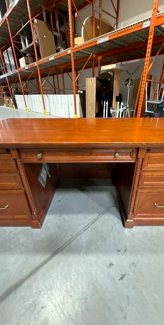 Executive Straight Desk w/2 BBF Peds