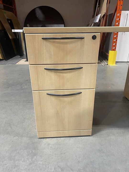 L-Shape Desk w/BBF, FF Ped