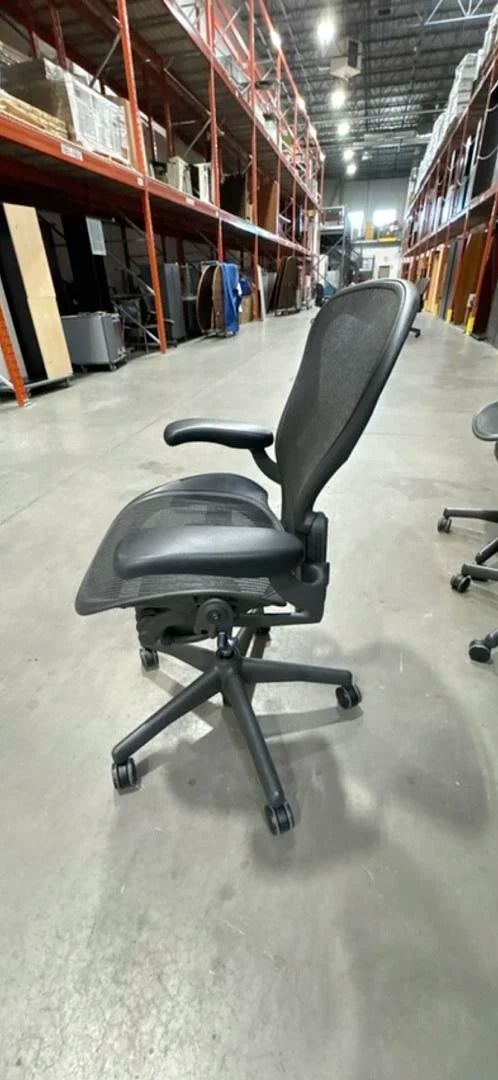 Herman Miller Size B Aeron Meeting Chair