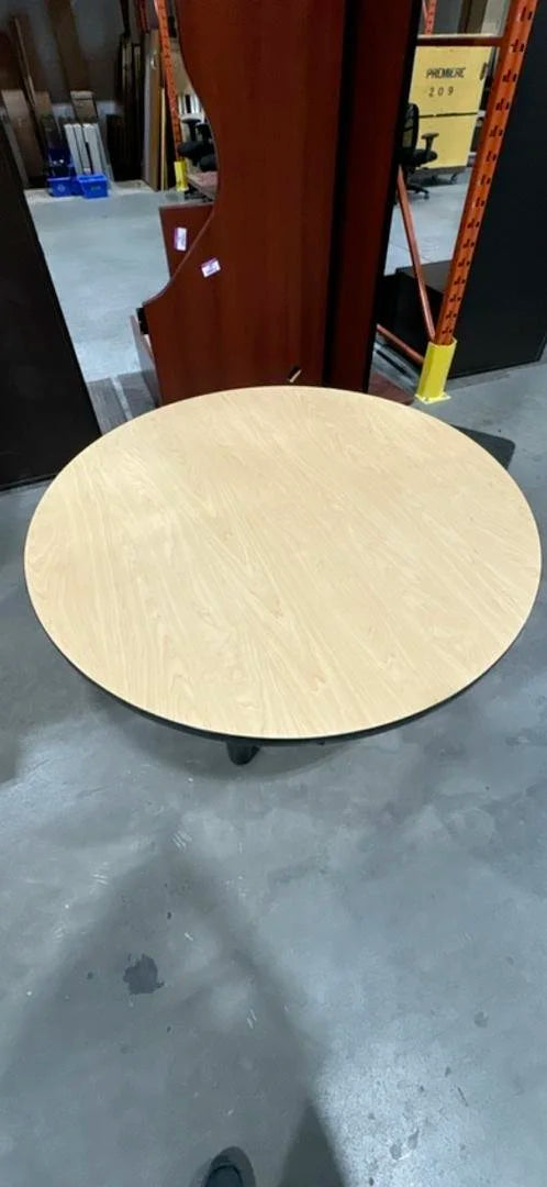 42" Round Meeting Table