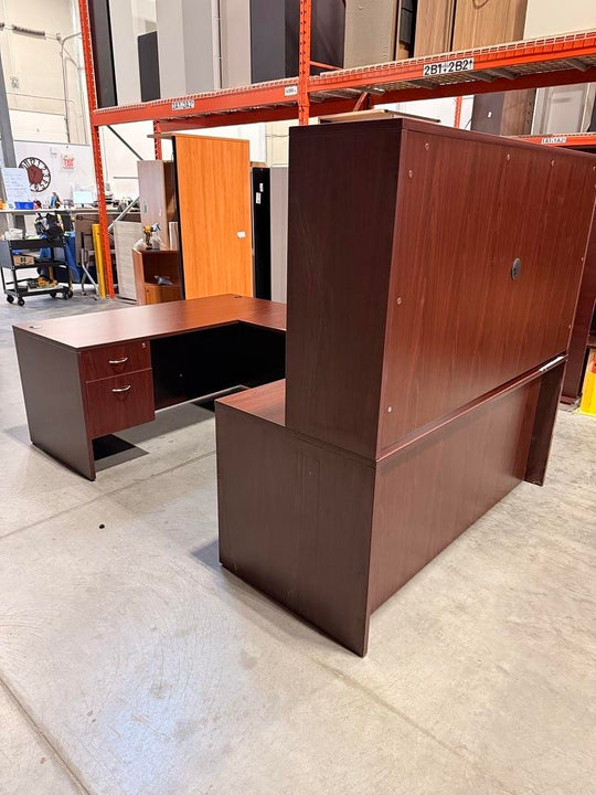 RH U-Shape Desk w/Hutch and BF Ped