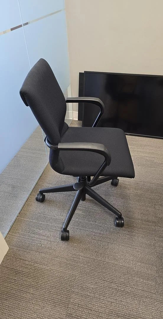 Steelcase Protege Meeting Chair