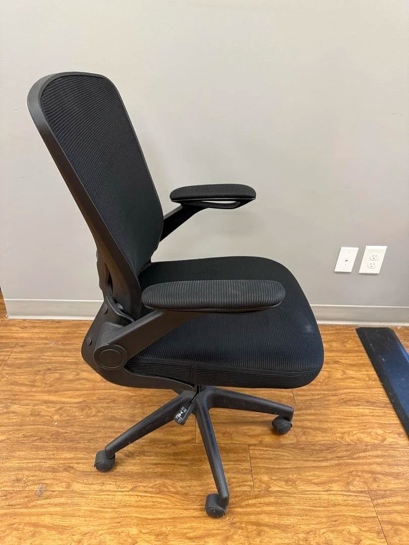 Mesh Back Meeting Chair