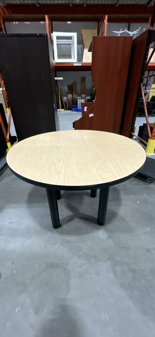42" Round Meeting Table